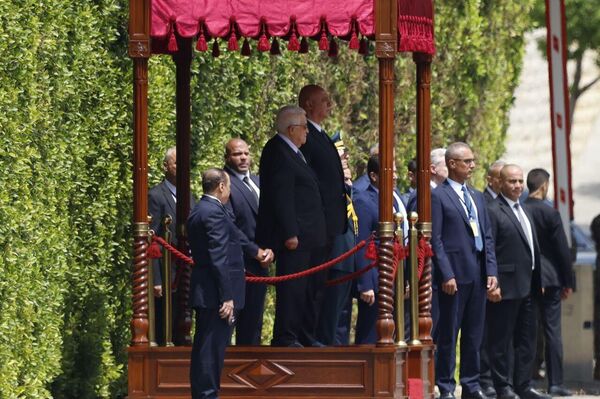 الرئيس اللبناني جوزيف عون والرئيس الفلسطيني محمود عباس  - سبوتنيك عربي