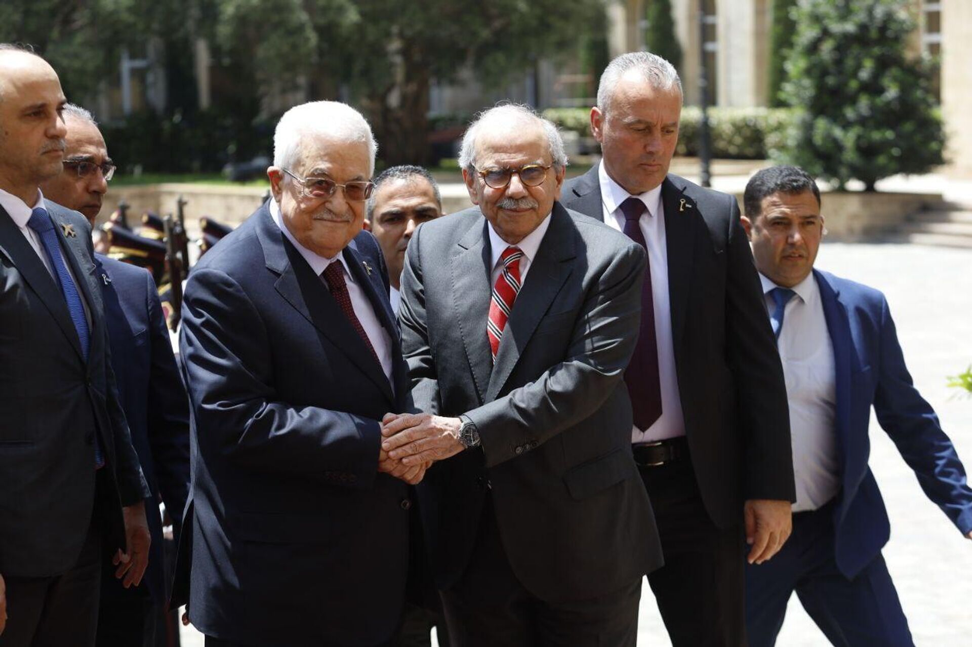 استقبال رئيس مجلس الوزراء اللبناني نواف سلام للرئيس الفلسطيني محمود عباس - سبوتنيك عربي, 1920, 22.05.2025