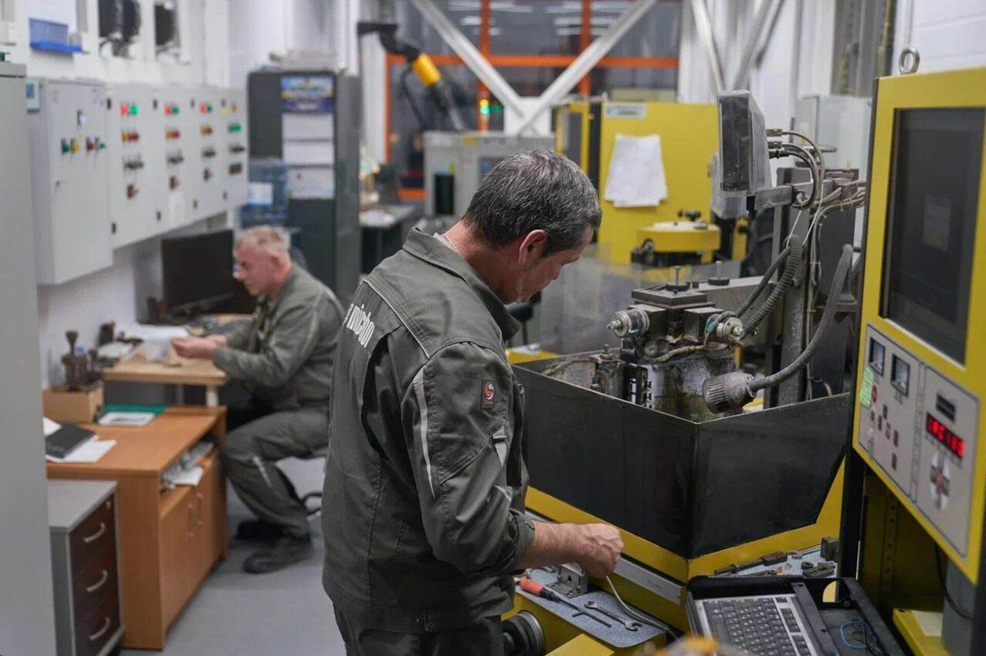 شركة صناعية روسية تتمكن من استبدال التكنولوجيا الغربية باستخدام الهندسة العكسية   - سبوتنيك عربي, 1920, 22.05.2025