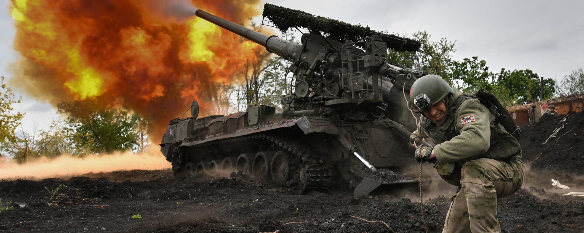 أعمال قتالية لطاقم مدفعية مدفع ذاتي الحركة 2S7M مالكا من مجموعة قوات المركز في اتجاه كراسنوارميسك بالمنطقة العسكرية الشمالية. - سبوتنيك عربي, 1920, 24.09.2025