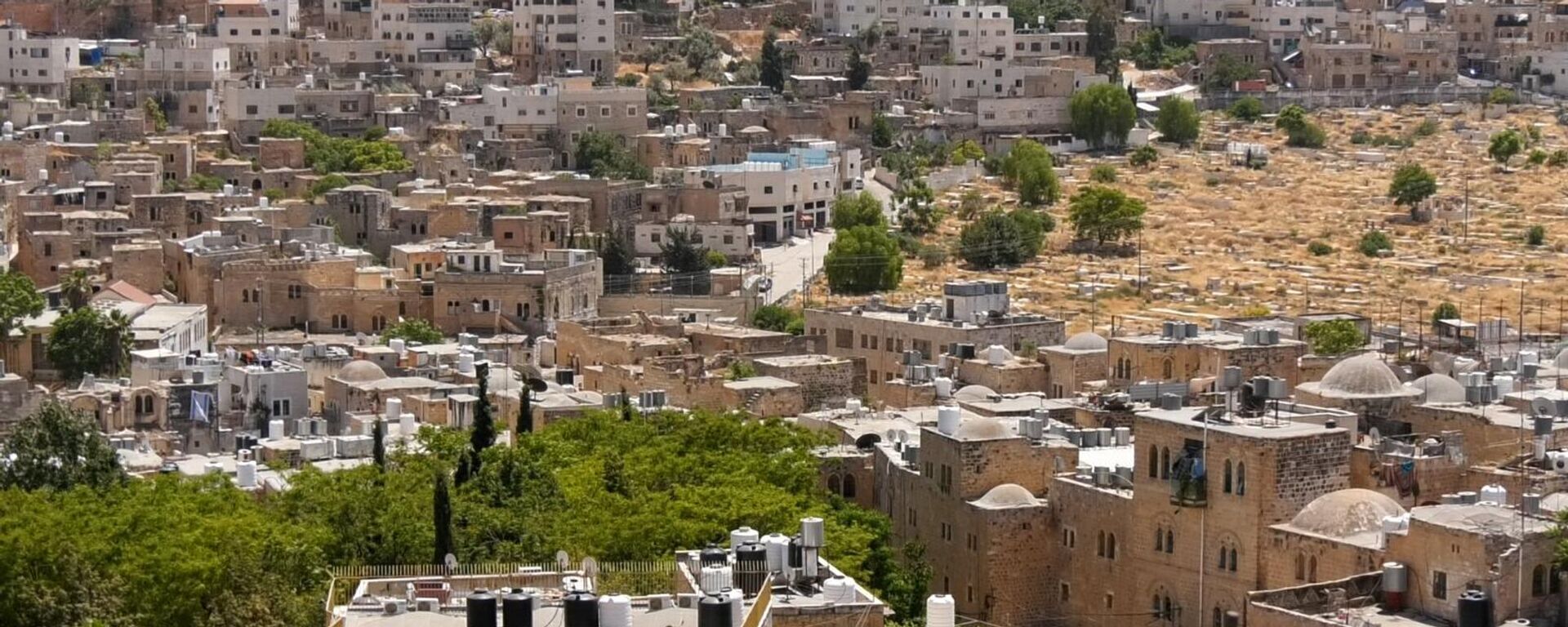 إسرائيل تشدد حصارها على الخليل جنوبي الضفة الغربية والقيود تطال دفن الموتى - سبوتنيك عربي, 1920, 29.05.2025