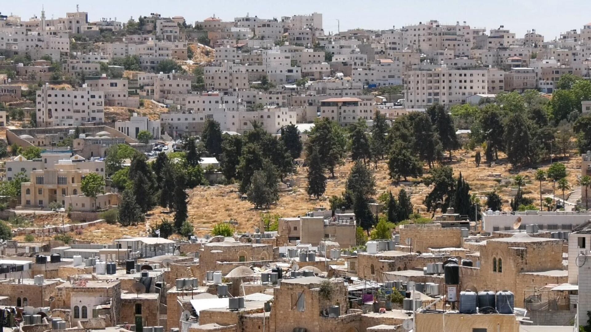 إسرائيل تشدد حصارها على الخليل جنوبي الضفة الغربية والقيود تطال دفن الموتى - سبوتنيك عربي, 1920, 22.05.2025