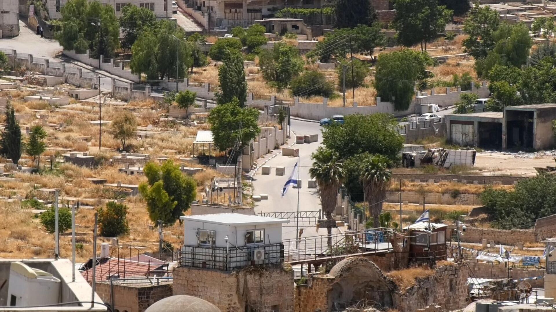 إسرائيل تشدد حصارها على الخليل جنوبي الضفة الغربية والقيود تطال دفن الموتى - سبوتنيك عربي, 1920, 22.05.2025