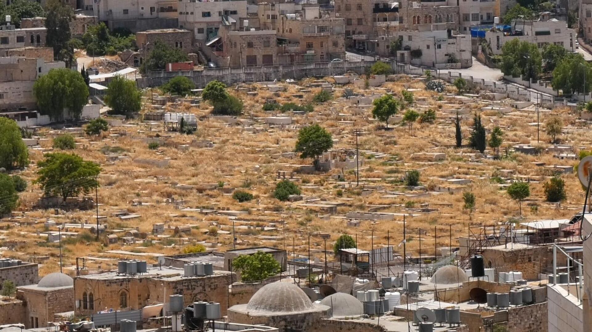 إسرائيل تشدد حصارها على الخليل جنوبي الضفة الغربية والقيود تطال دفن الموتى - سبوتنيك عربي, 1920, 22.05.2025