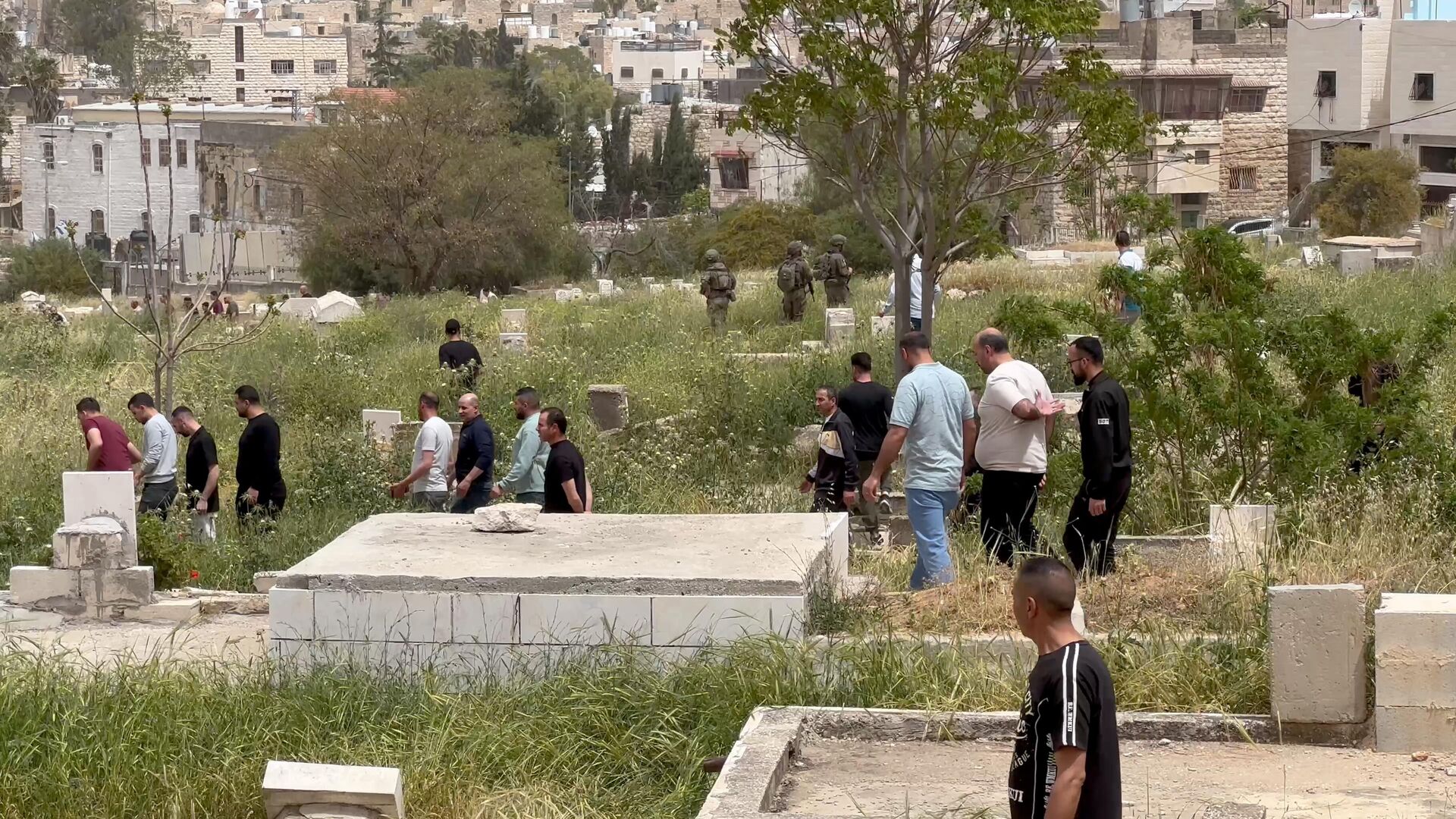 إسرائيل تشدد حصارها على الخليل جنوبي الضفة الغربية والقيود تطال دفن الموتى - سبوتنيك عربي, 1920, 22.05.2025