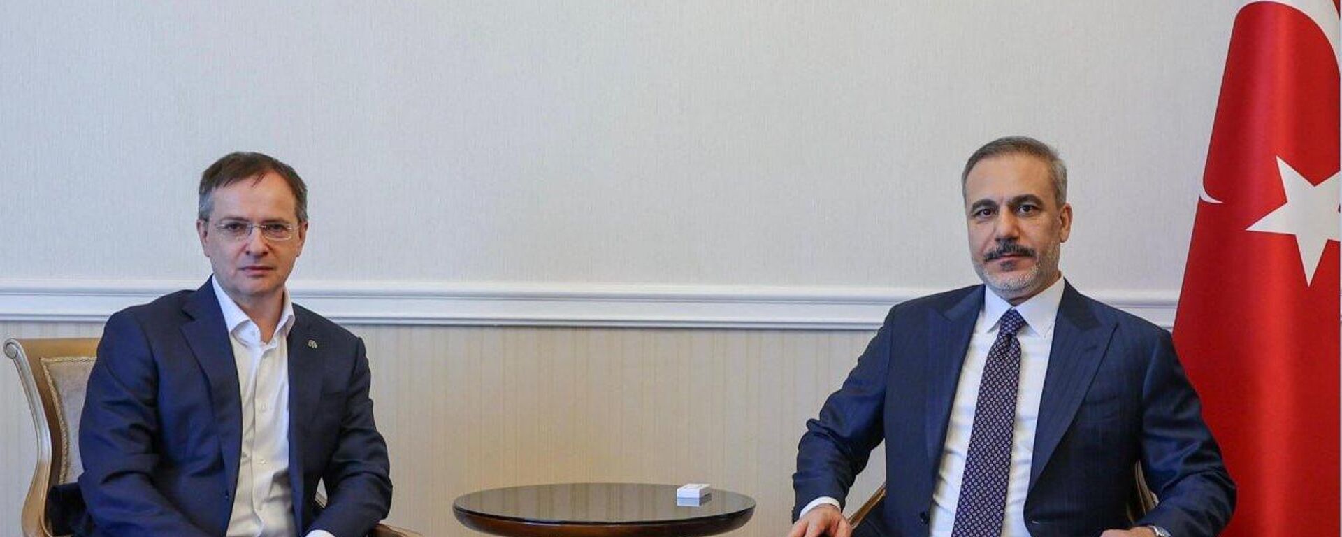 وزير الخارجية التركي هاكان فيدان، ناقش مع فلاديمير ميدينسكي، مساعد الرئيس الروسي، وزير الخارجية التركي هاكان فيدان، ناقش مع فلاديمير ميدينسكي، مساعد الرئيس الروسي، - سبوتنيك عربي, 1920, 26.05.2025