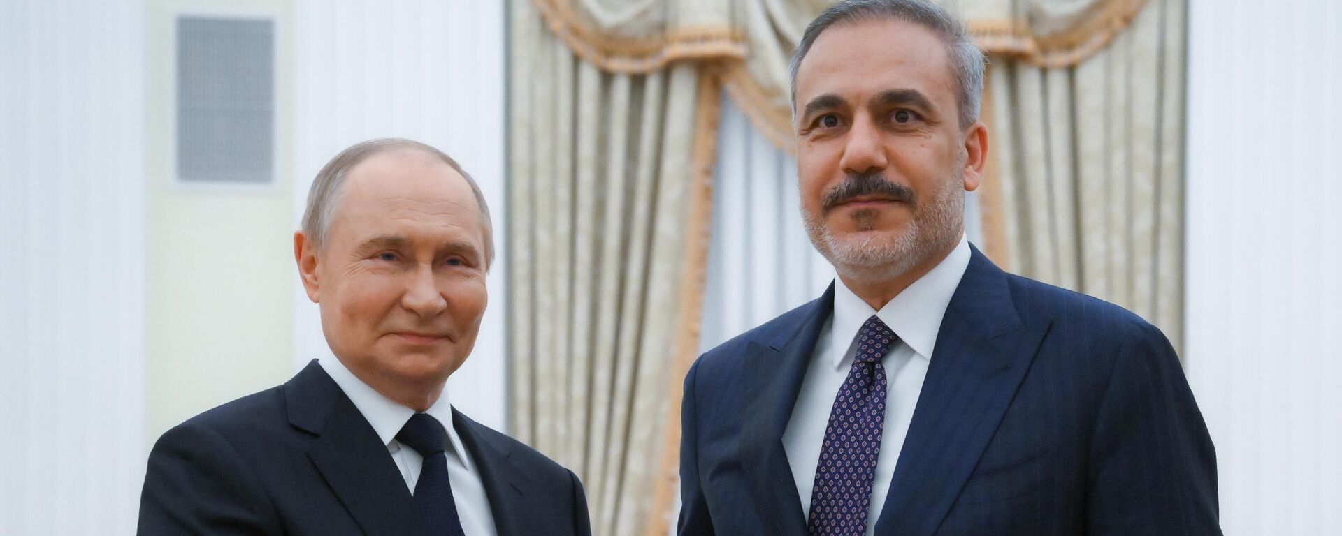 الرئيس الروسي فلاديمير بوتين يستقبل وزير الخارجية التركي هاكان فيدان - سبوتنيك عربي, 1920, 26.05.2025