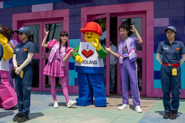 خلال انطلاق مراسم تسليم مشروع ليغولاند في مدينة شنغهاي. - سبوتنيك عربي