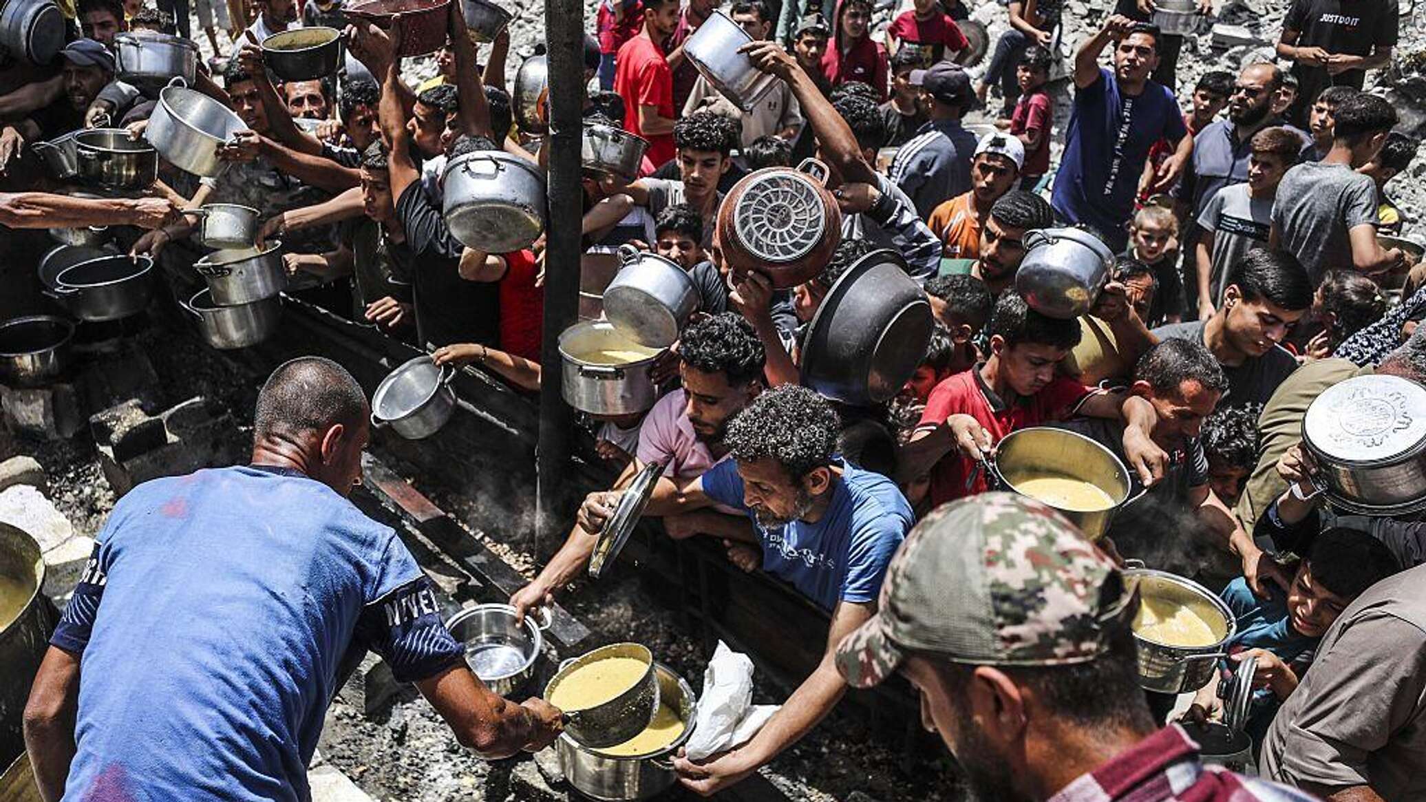 مقتل 3 فلسطينيين قرب مركز مساعدات تديره واشنطن في غزة