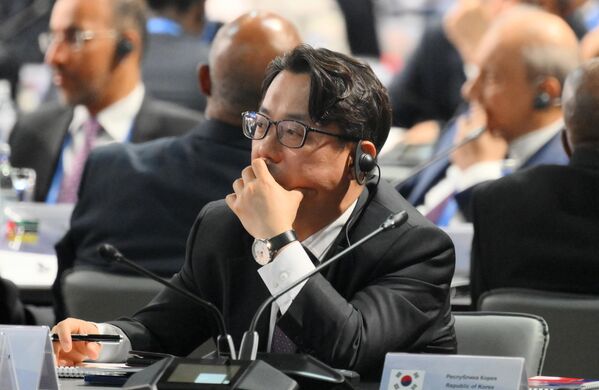 مندوب جمهورية كوريا الجنوبية خلال افتتاح الاجتماع الدولي لكبار الممثلين المسؤولين عن قضايا الأمن  - سبوتنيك عربي
