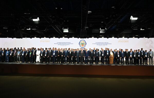 صورة جماعية لرؤساء الوفود من الاجتماع الأمني الدولي في موسكو - سبوتنيك عربي