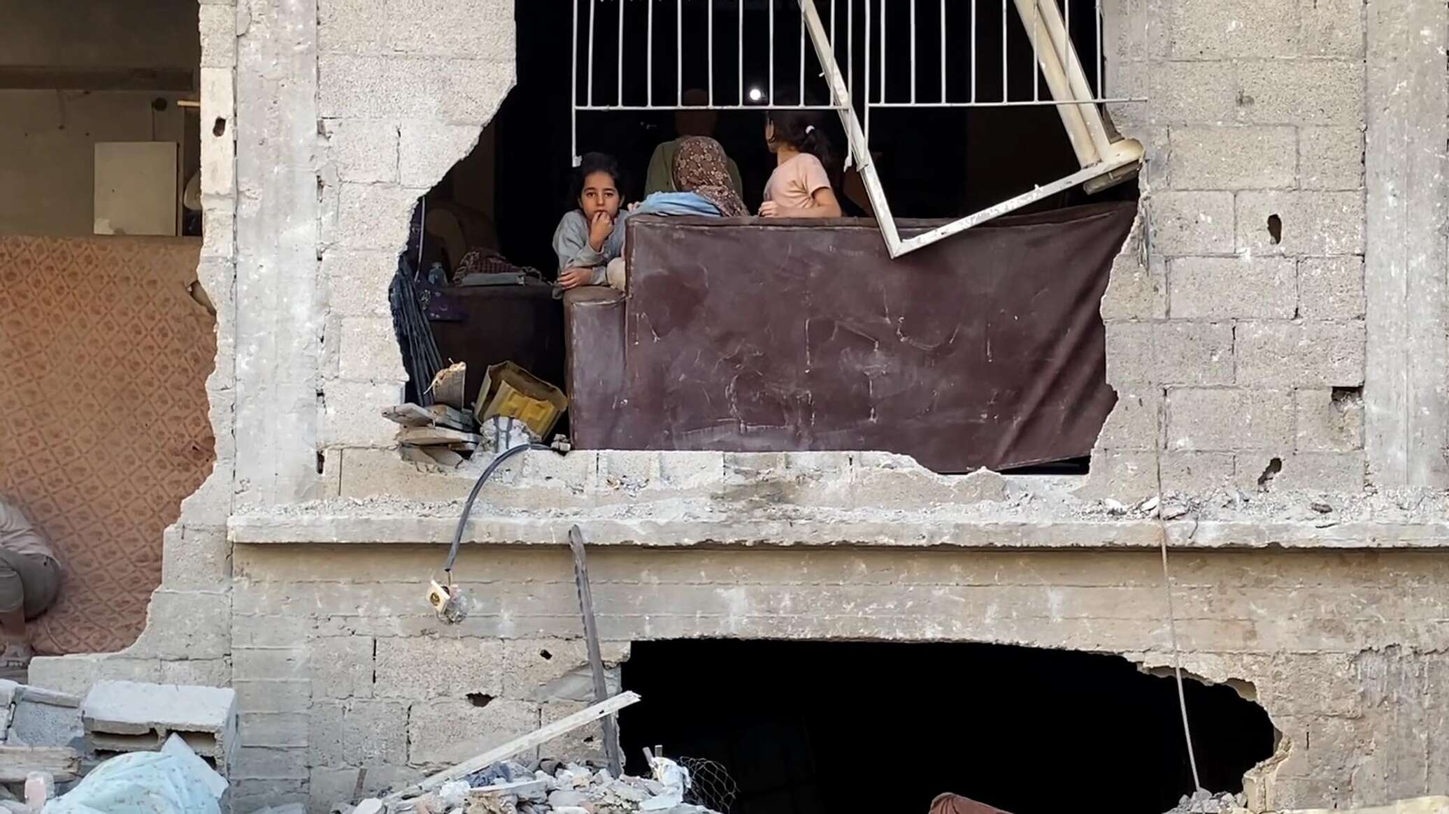 أوامر إخلاء متكررة تفاقم معاناة سكان غزة وتغير معالم القطاع