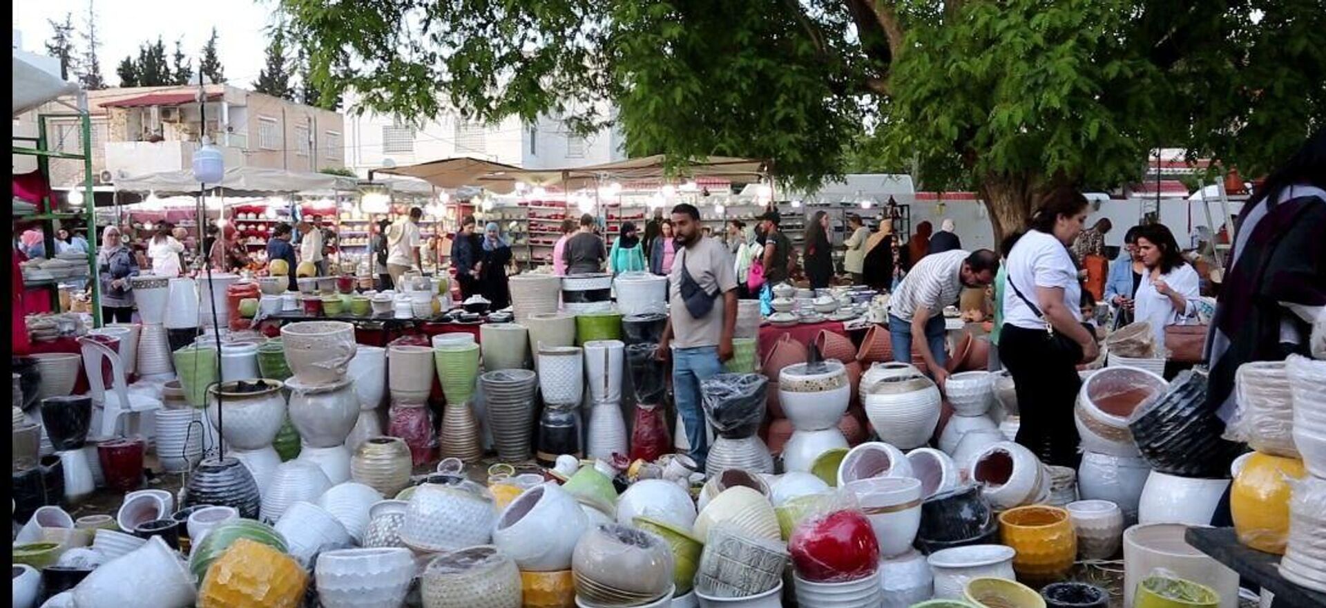 مدينة أريانة في تونس تنظم مهرجانا سنويا يحتفي بالورد - سبوتنيك عربي, 1920, 29.05.2025