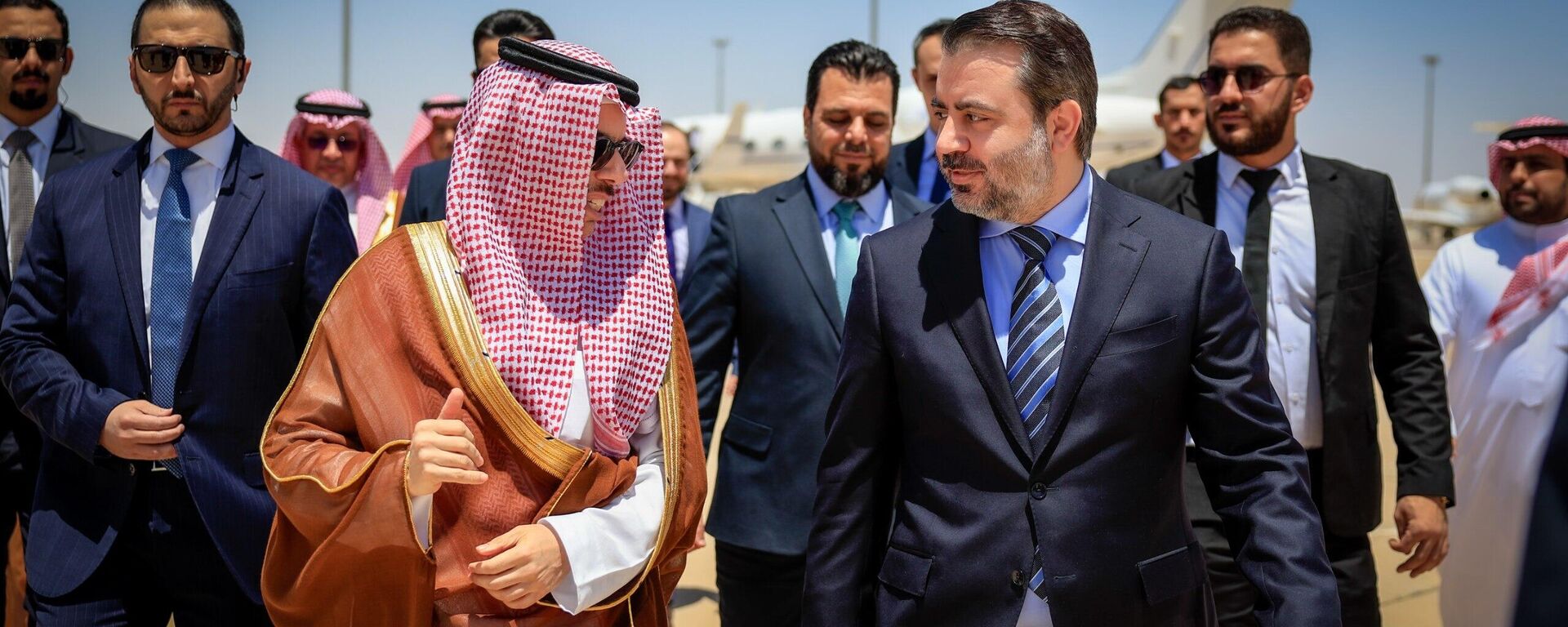 وزير الخارجية والمغتربين السيد أسعد حسن الشيباني ونظيره السعودي الأمير فيصل بن فرحان بن عبد الله آل سعود في دمشق - سبوتنيك عربي, 1920, 23.07.2025