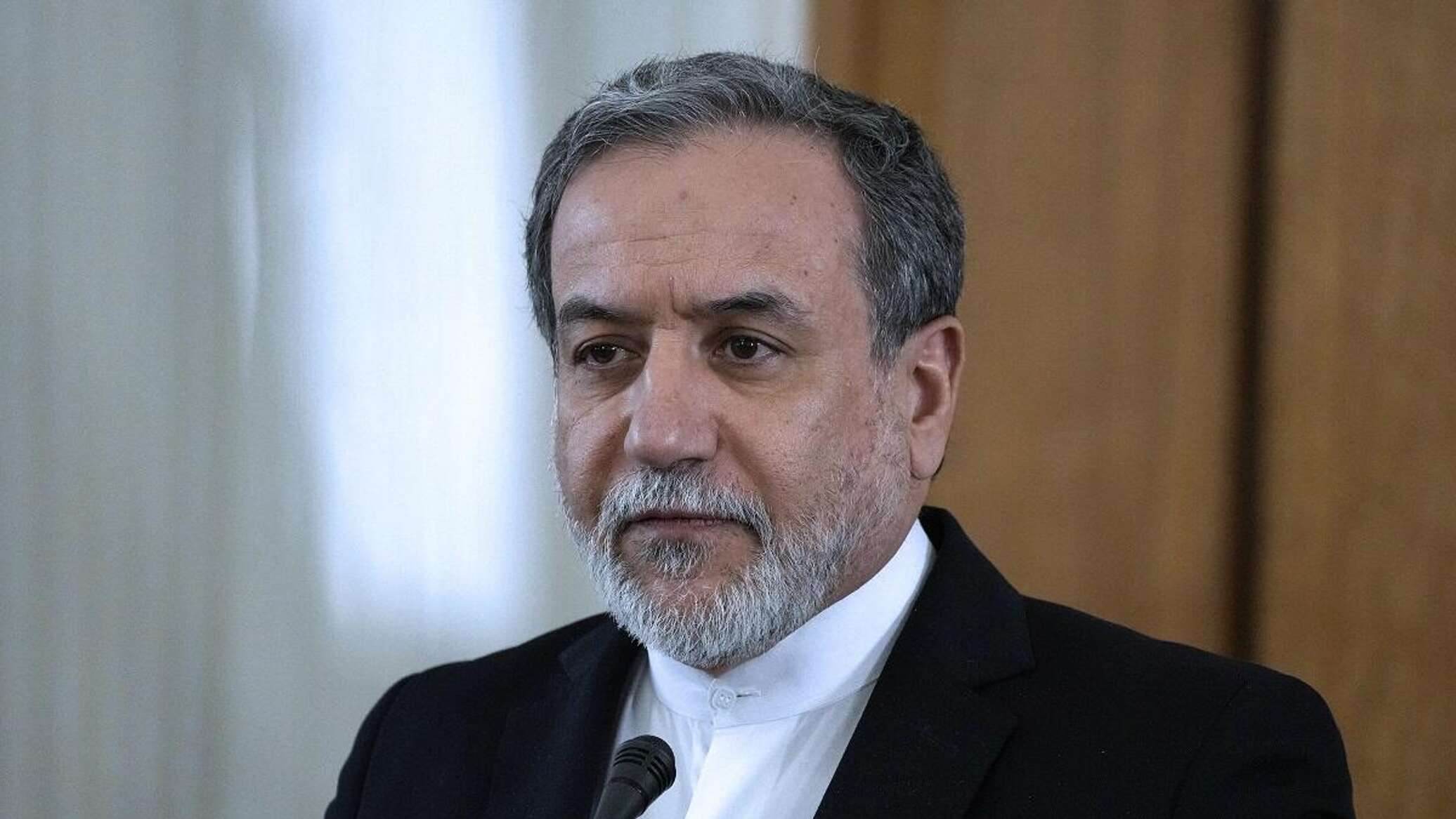 الخارجية الإيرانية: عراقجي انتقد في لقاء مع غروسي ادعاءات الوكالة الذرية بشأن برنامج إيران النووي
