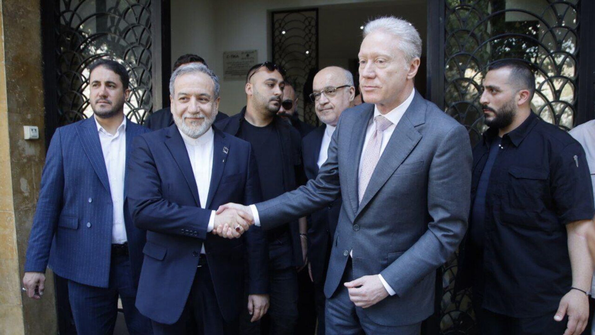 صور لوصول وزير الخارجية الإيراني عباس عراقجي إلى العاصمة اللبانية بيروت صور لوصول وزير الخارجية الإيراني عباس عراقجي إلى العاصمة اللبانية بيروت - سبوتنيك عربي, 1920, 03.06.2025