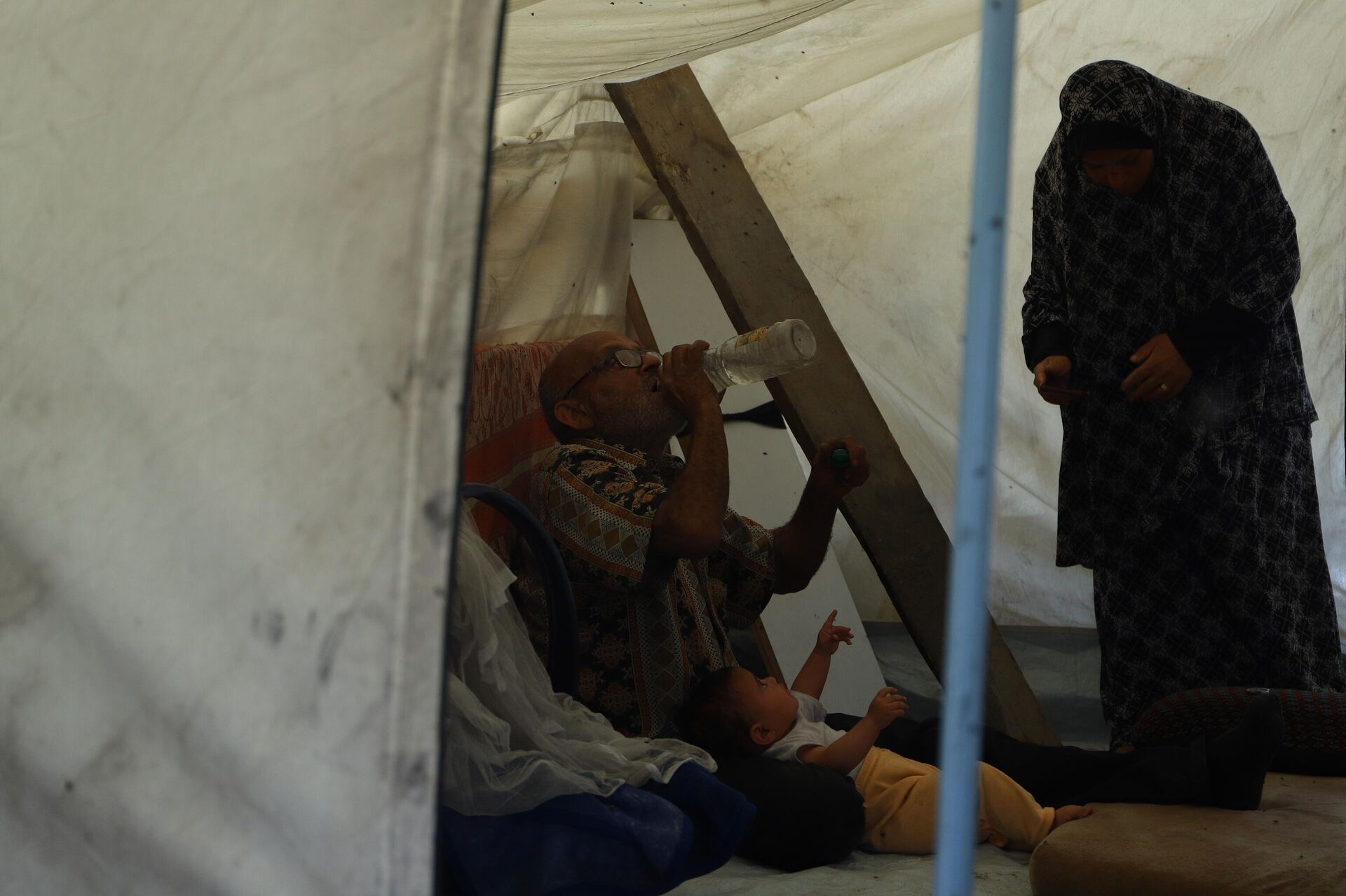 الفلسطينيون شمال غزة يكافحون للبقاء في ظل غياب المساعدات  - سبوتنيك عربي, 1920, 03.06.2025