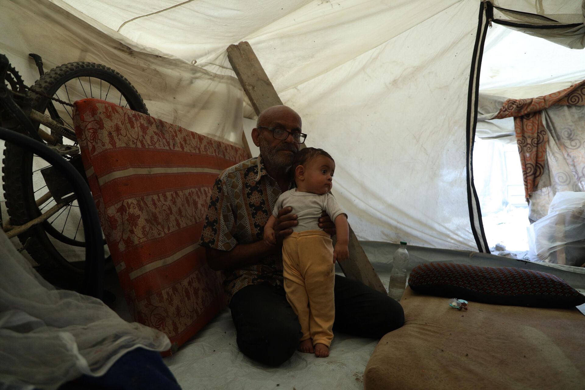 الفلسطينيون شمال غزة يكافحون للبقاء في ظل غياب المساعدات  - سبوتنيك عربي, 1920, 03.06.2025