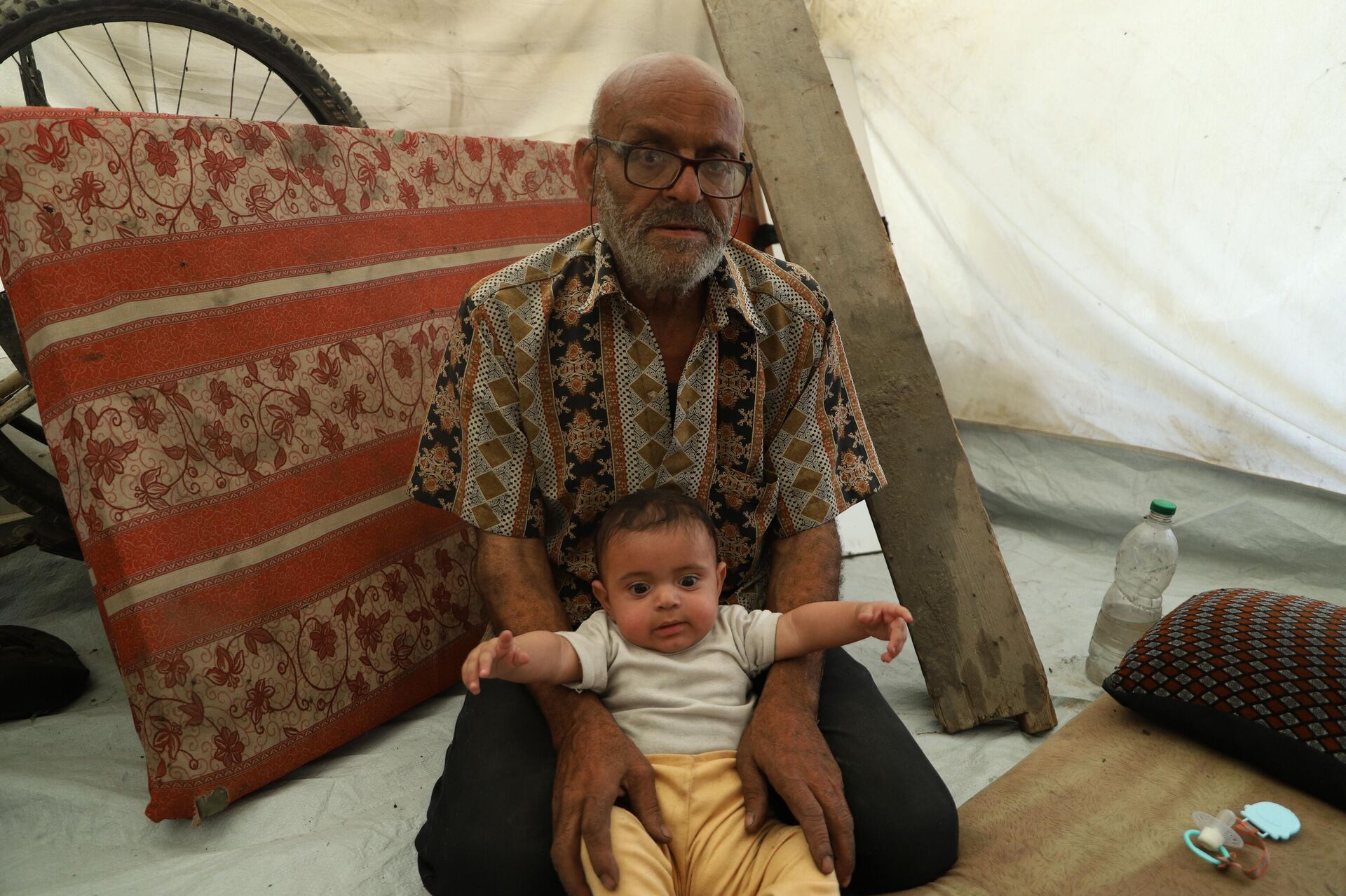 الفلسطينيون شمال غزة يكافحون للبقاء في ظل غياب المساعدات  - سبوتنيك عربي, 1920, 03.06.2025