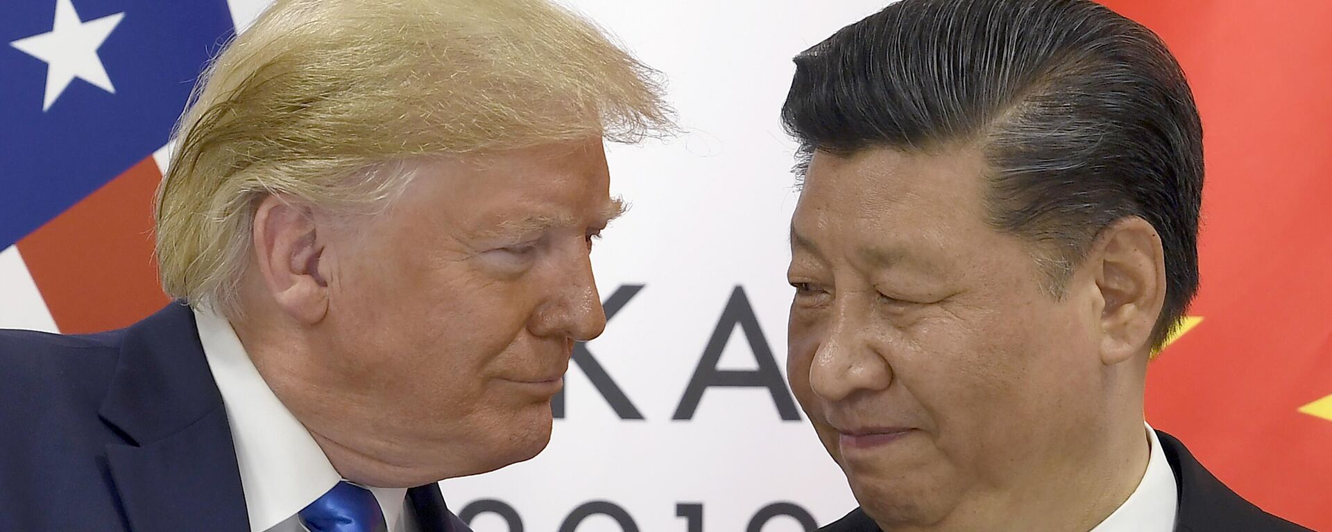 الرئيس الأمريكي دونالد ترامب ونظيره الصيني شي جين بينغ - سبوتنيك عربي, 1920, 04.06.2025