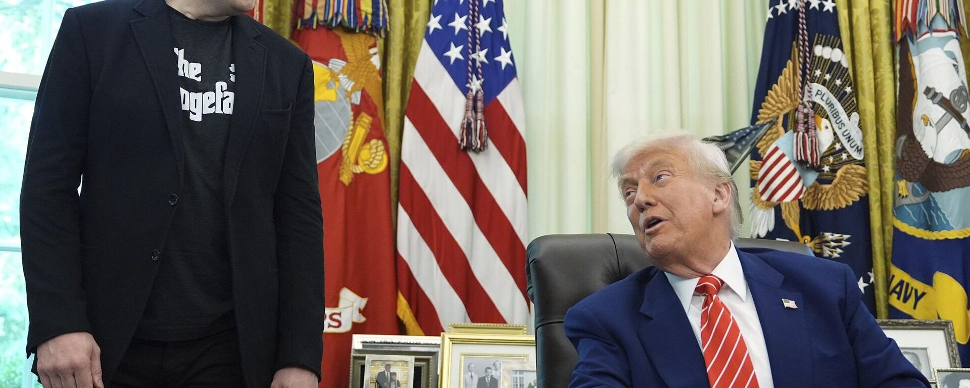 الرئيس الأمريكي، دونالد ترامب، يتحدث خلال مؤتمر صحفي مع، إيلون ماسك، في المكتب البيضاوي بالبيت الأبيض، 30 مايو/ آيار 2025، واشنطن - سبوتنيك عربي, 1920, 06.06.2025