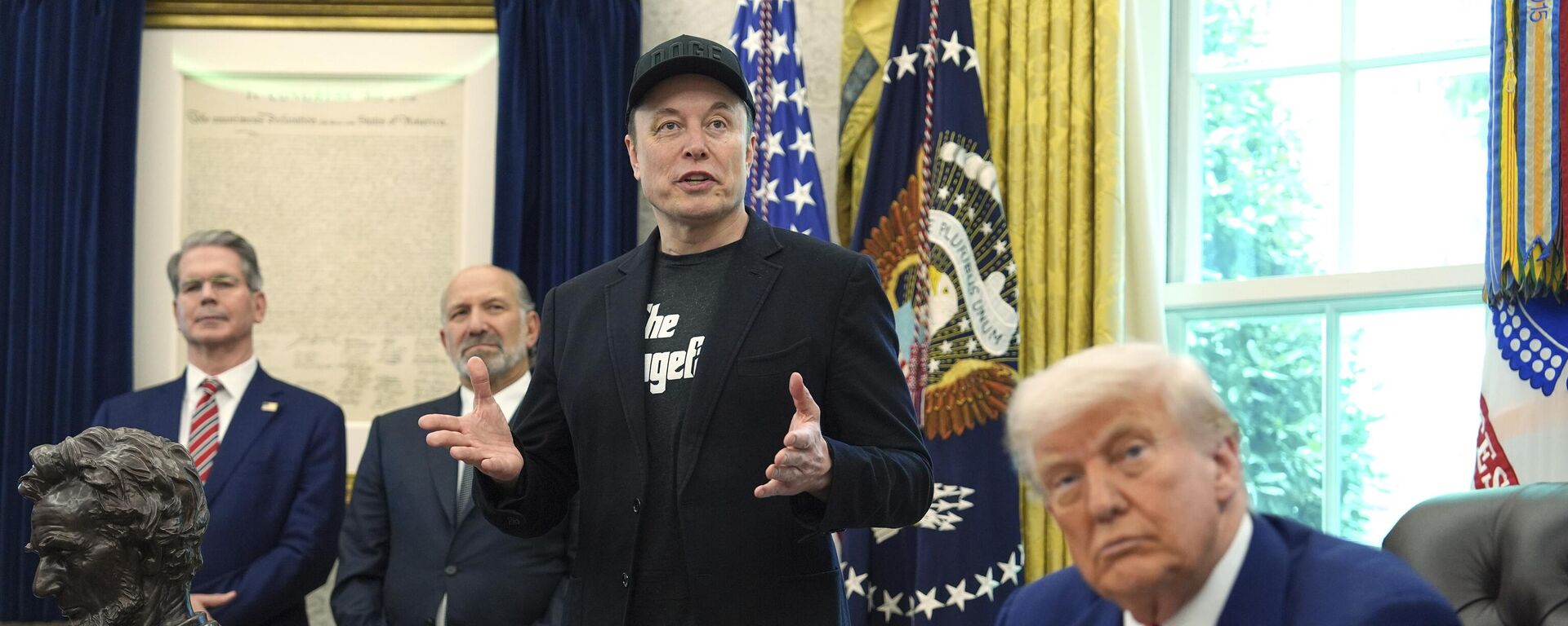  الرئيس الأمريكي دونالد ترامب، في خضم صراعه مع رجل الأعما،ل إيلون ماسك - سبوتنيك عربي, 1920, 29.06.2025