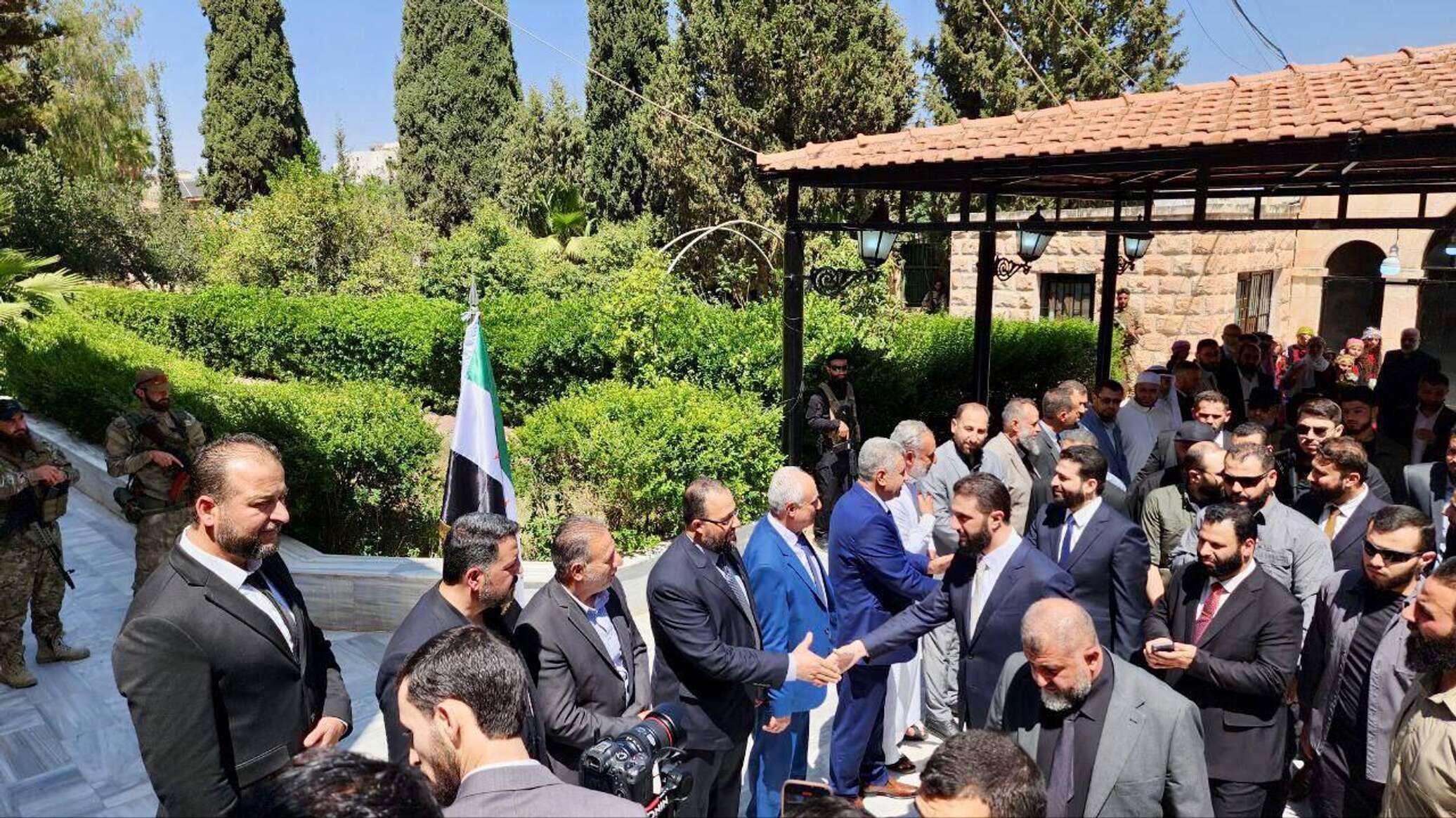 وسط التوتر مع إسرائيل... الشرع يزور الجنوب السوري لأول مرة منذ توليه الرئاسة.. فيديو