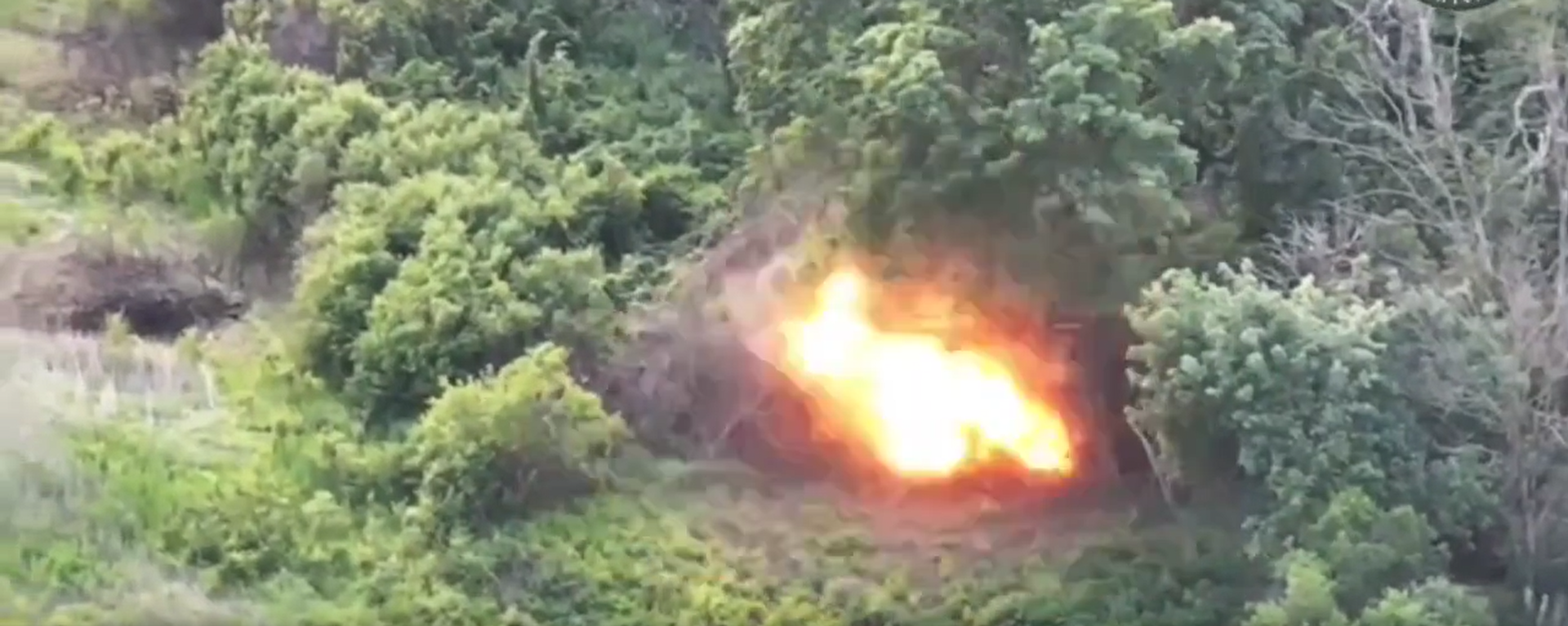 مشاهد لقيام مجموعة كنتورا الروسية بتدمير دبابات وأهداف أوكرانية   - سبوتنيك عربي, 1920, 07.06.2025