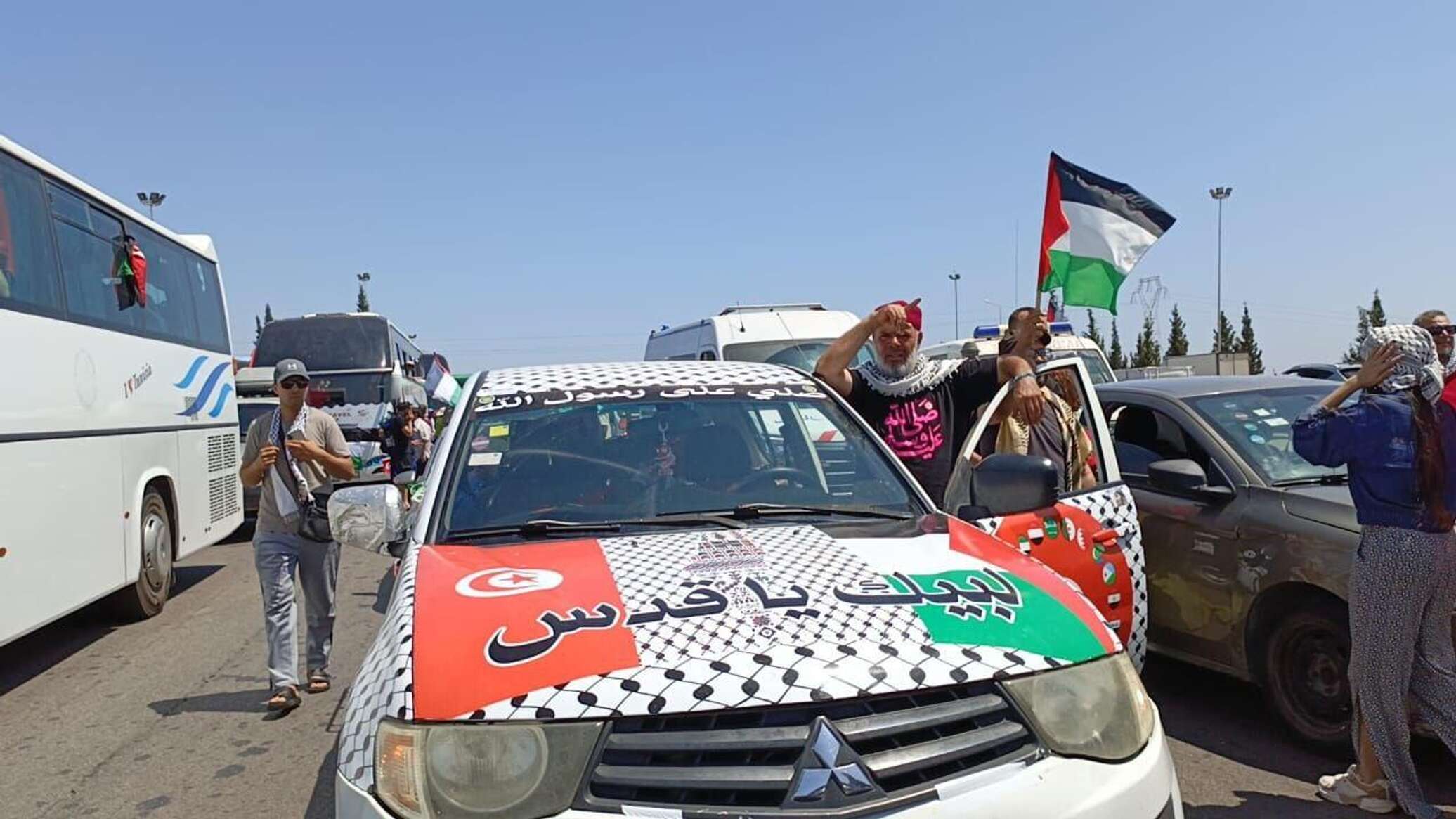 متحدث باسم "قافلة الصمود": لم نتلق أي تصاريح لدخول مصر.. صور
