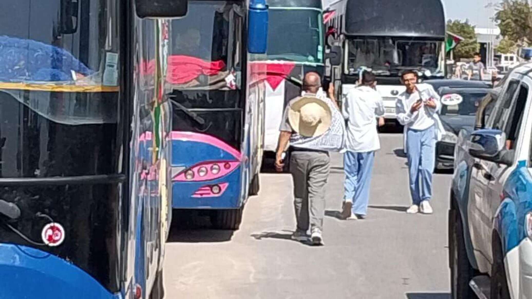 مئات الليبيين في طريقهم للانضمام إلى "قافلة الصمود" دعما لغزة