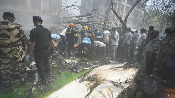 تحطم طائرة ركاب هندية في مدينة أحمد آباد شمال غرب البلاد - سبوتنيك عربي