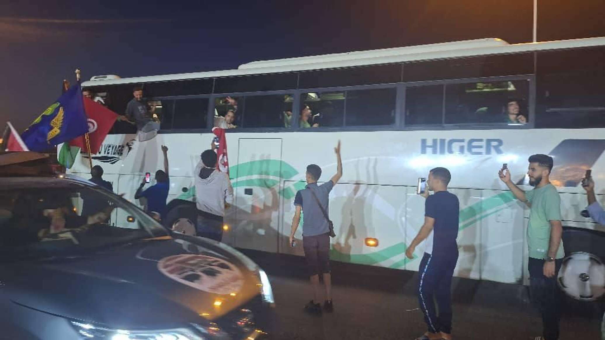 "قافلة الصمود" تصل بوقرين وسط ليبيا في طريقها نحو شرق البلاد دعما لغزة