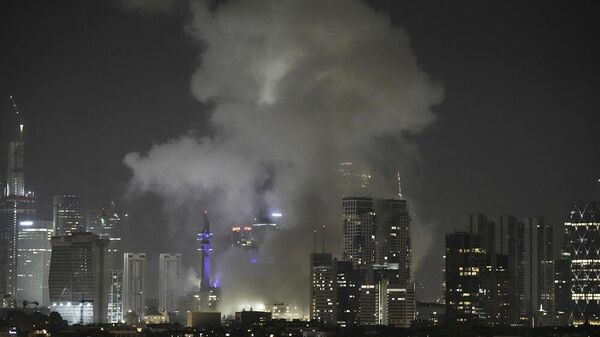 تل أبيب تتعرض لقصف إيراني، 13 يونيو/ حزيران 2025 - سبوتنيك عربي