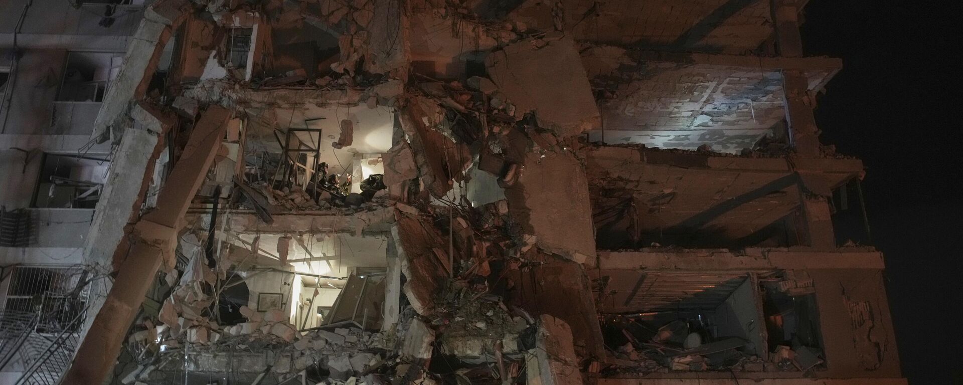 قتلى ومفقودون جراء سقوط صواريخ إيرانية على مبنى في تل أبيب - سبوتنيك عربي, 1920, 24.06.2025