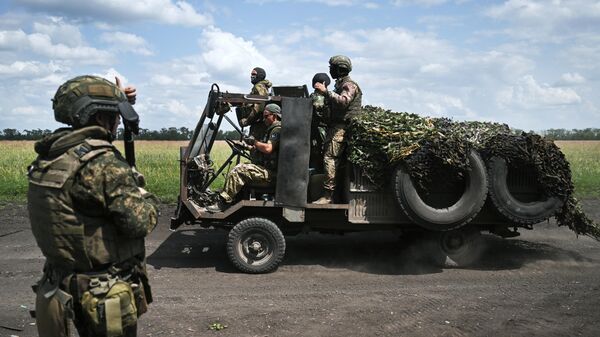 الطريق في اتجاه محور كراسنوارميسك، منطقة العملية العسكرية الخاصة  - سبوتنيك عربي