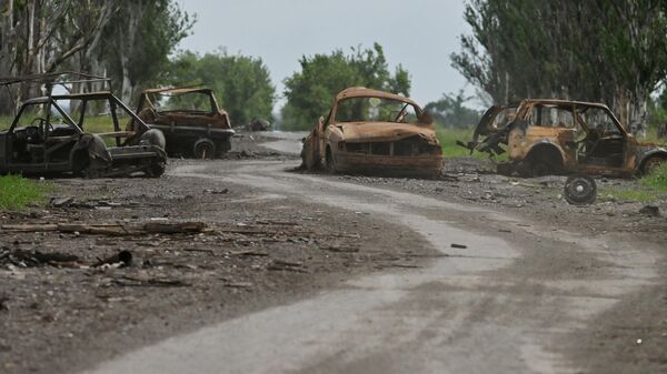 الطريق في اتجاه محور كراسنوارميسك، منطقة العملية العسكرية الخاصة  - سبوتنيك عربي