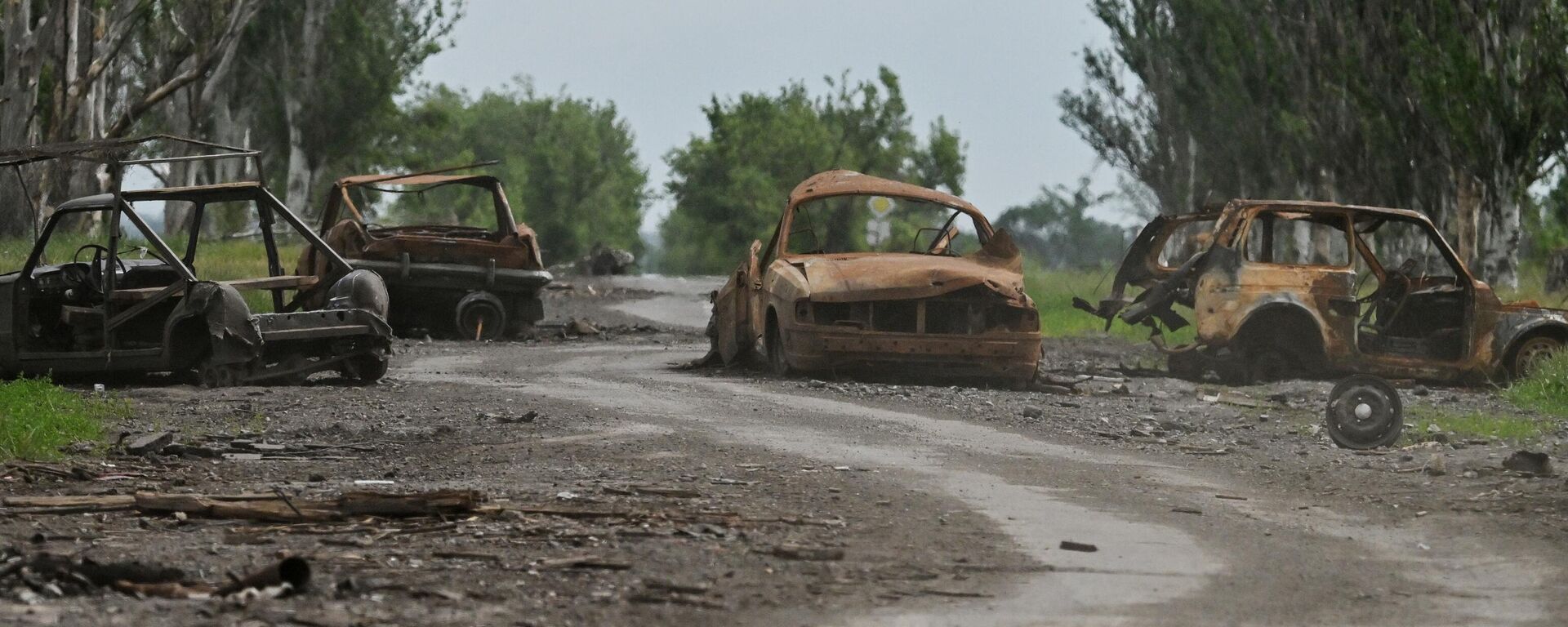 الطريق في اتجاه محور كراسنوارميسك، منطقة العملية العسكرية الخاصة  - سبوتنيك عربي, 1920, 13.12.2025