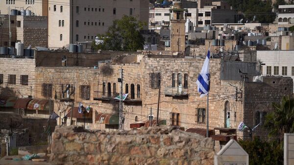 إسرائيل تفرض إغلاقا شاملا على الضفة الغربية تزامنا مع تواصل غاراتها الجوية على إيران - سبوتنيك عربي