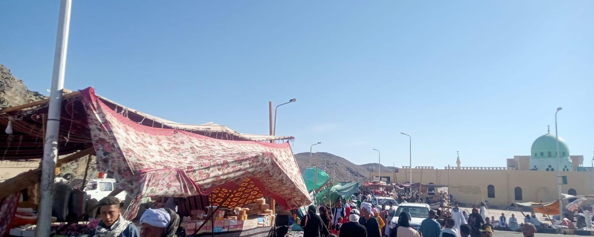 ظاهرة زيارة الأوروبيات لـالأضرحة الصوفية  - سبوتنيك عربي, 1920, 19.06.2025