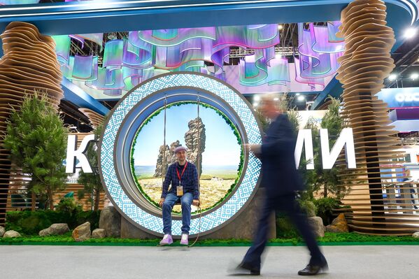 زوار من مختلف دول العالم ضمن منتدى بطرسبورغ الاقتصادي الدولي لعام 2025.  - سبوتنيك عربي