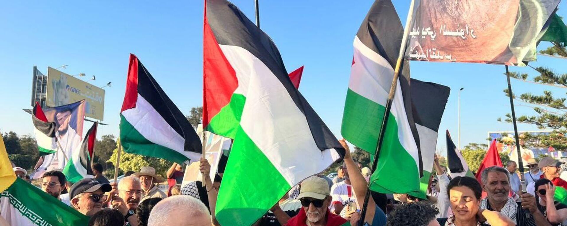 تونسيون يحتجون من أمام السفارة الأمريكية بتونس دعما لغزة - سبوتنيك عربي, 1920, 22.06.2025