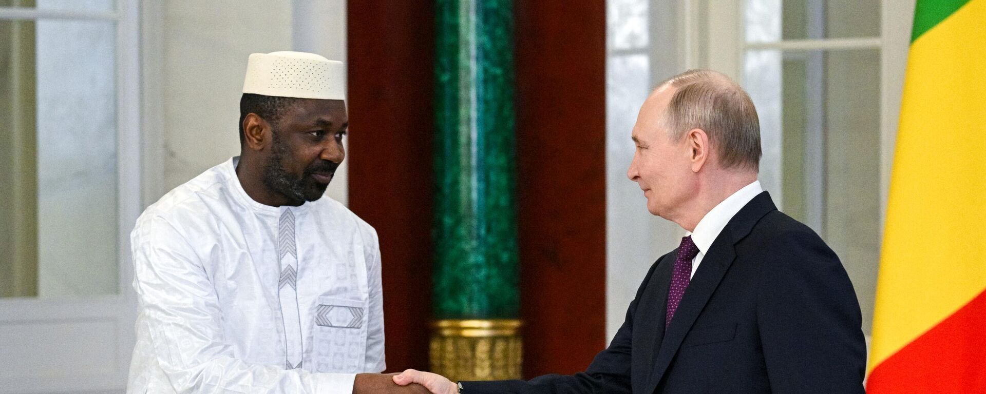 الرئيس الروسي فلاديمير بوتين، والرئيس الانتقالي لمالي، أسيمي غويتا - سبوتنيك عربي, 1920, 23.06.2025