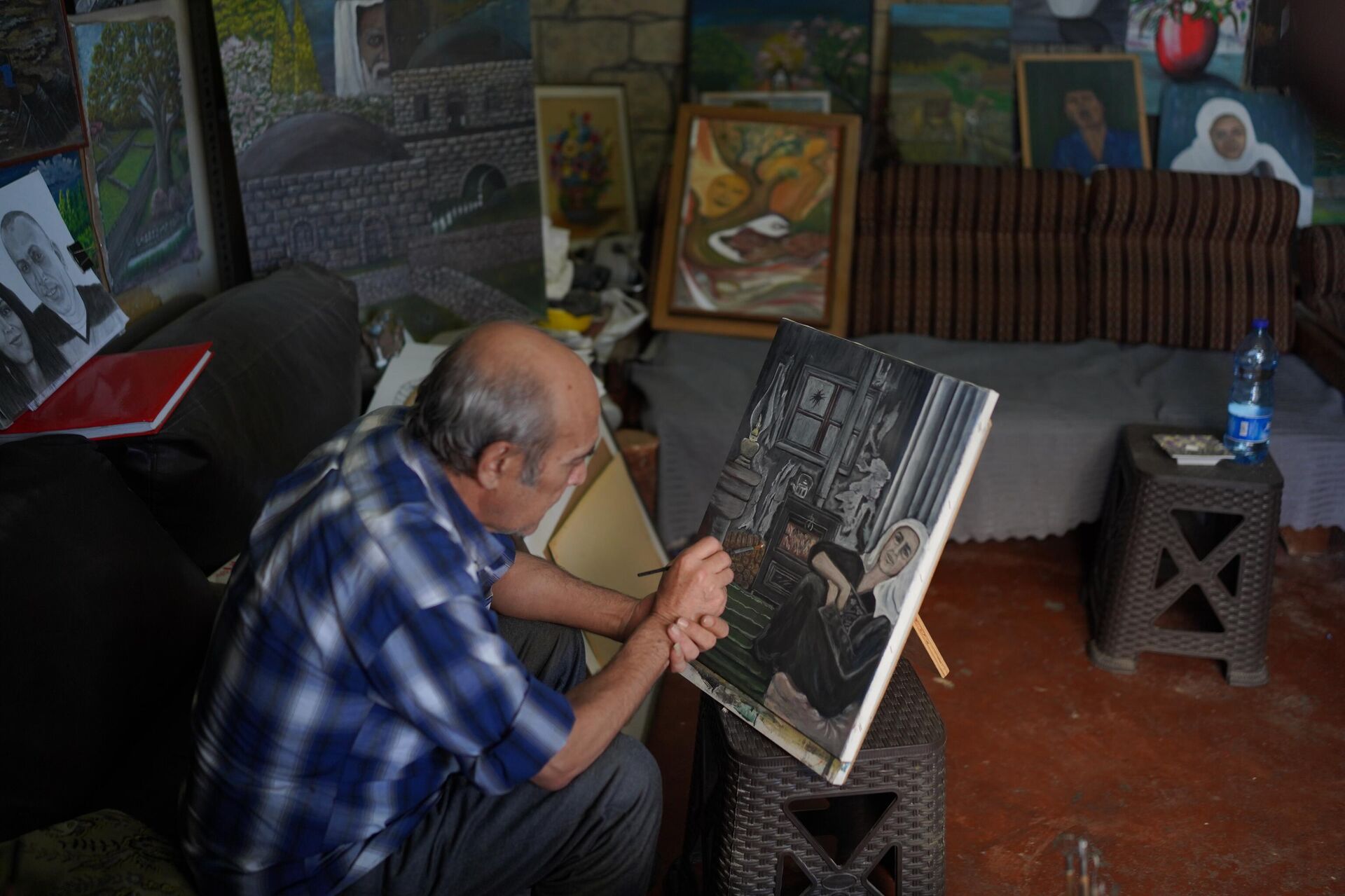 فنان تشكيلي يجسد الواقع الفلسطيني من خلال الرسم - سبوتنيك عربي, 1920, 24.06.2025