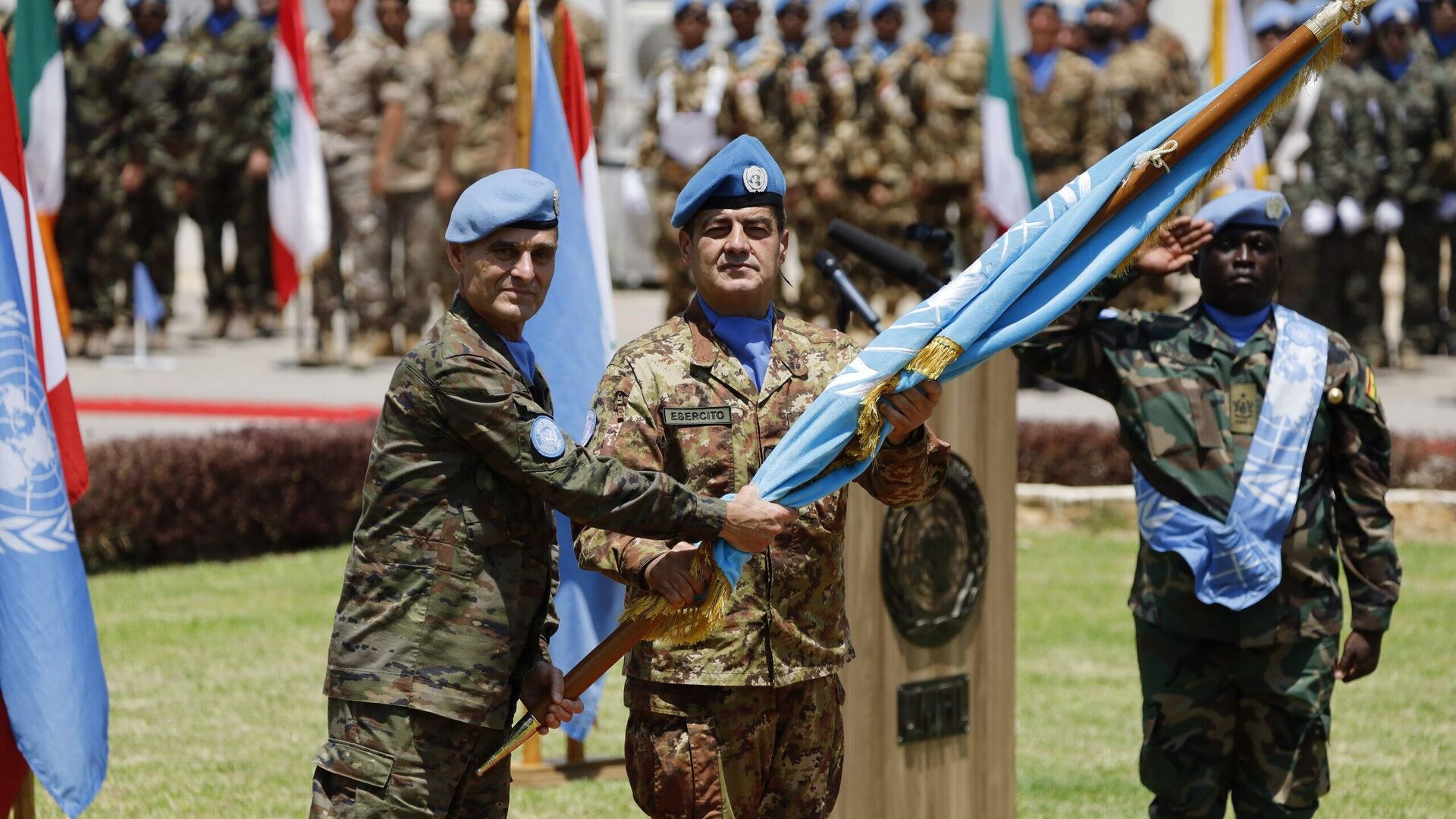 لبنان يشهد تسلم إيطاليا قيادة اليونفيل خلفا لإسبانيا لبنان يشهد تسلم إيطاليا قيادة اليونفيل خلفا لإسبانيا - سبوتنيك عربي, 1920, 24.06.2025