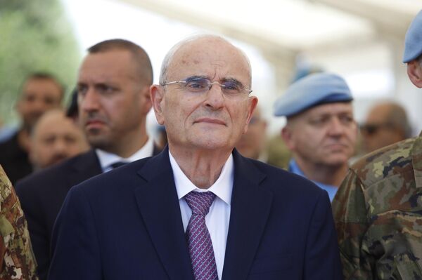 لبنان يشهد تسلم إيطاليا قيادة اليونفيل خلفا لإسبانيا لبنان يشهد تسلم إيطاليا قيادة اليونفيل خلفا لإسبانيا - سبوتنيك عربي