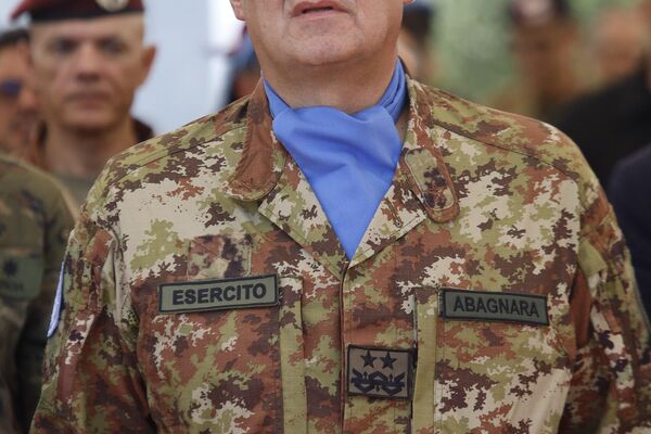 لبنان يشهد تسلم إيطاليا قيادة اليونفيل خلفا لإسبانيا لبنان يشهد تسلم إيطاليا قيادة اليونفيل خلفا لإسبانيا - سبوتنيك عربي