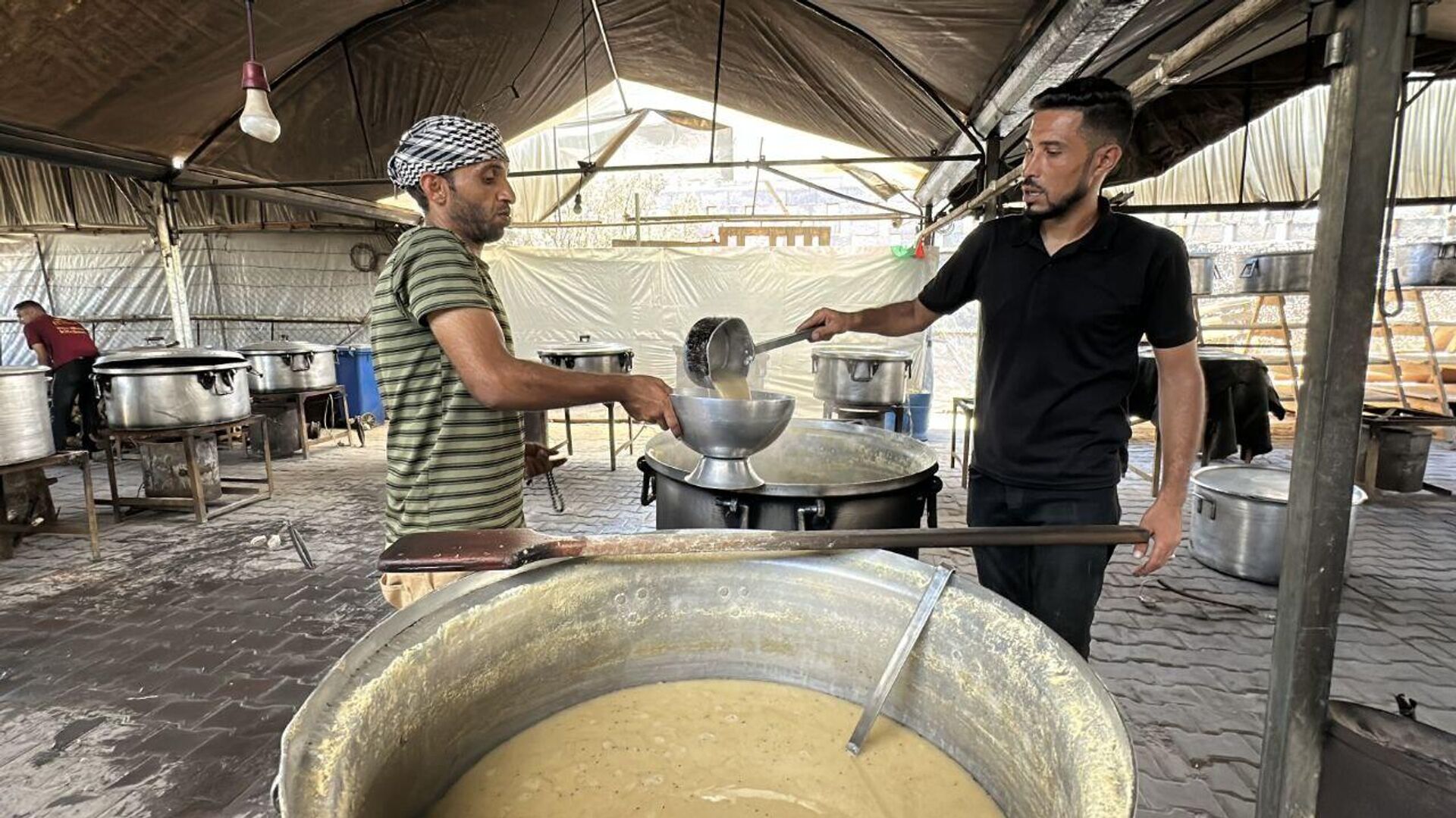 مبادرة خيرية للنازحين في قطاع غزة مبادرة خيرية للنازحين في قطاع غزة - سبوتنيك عربي, 1920, 26.06.2025