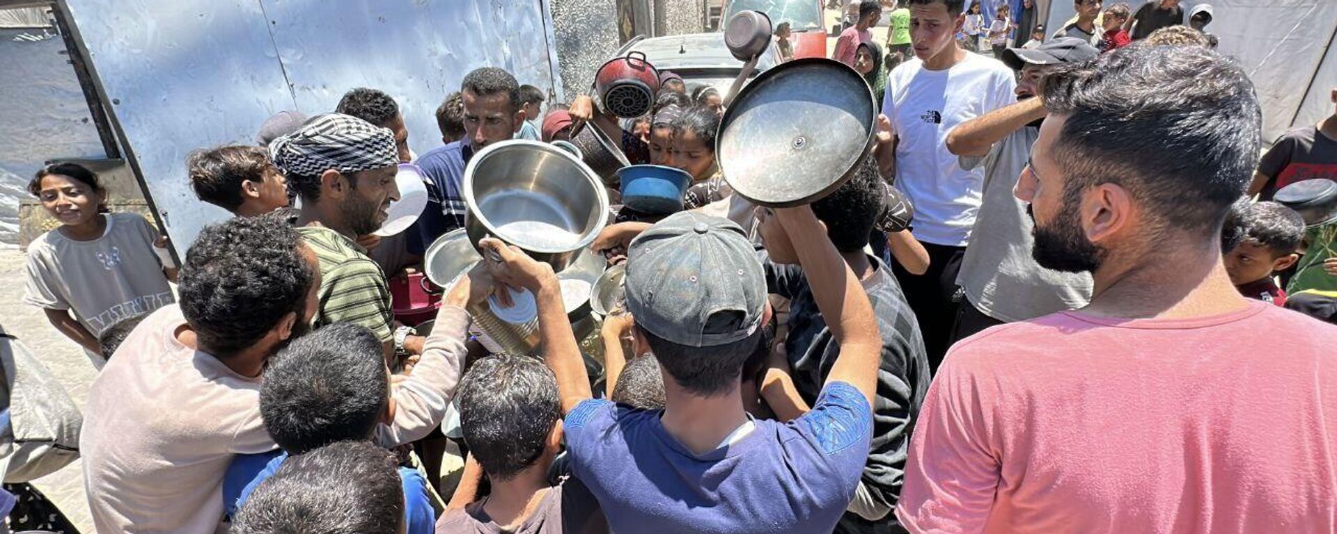 مبادرة خيرية للنازحين في قطاع غزة  - سبوتنيك عربي, 1920, 13.07.2025