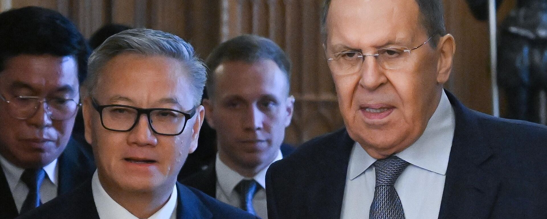 وزير الخارجية الروسي سيرغي لافروف ونظيره اللاوسي ثونغسافان فومفيهان - سبوتنيك عربي, 1920, 26.06.2025