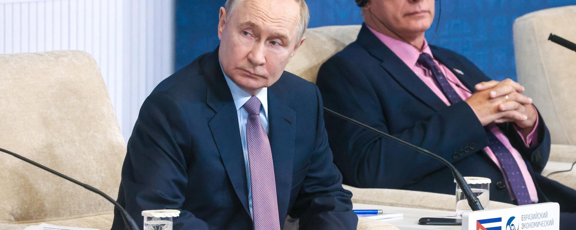 الرئيس الروسي فلاديمير بوتين في المنتدى الاقتصادي الأوراسي الرابع في مينسك - سبوتنيك عربي, 1920, 26.06.2025